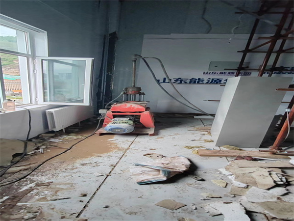 卫东地基基础下沉墙体裂缝加固注浆顶升施工